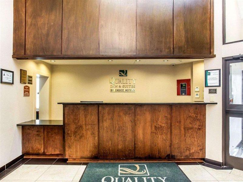 Quality Inn & Suites Coliseum Greensboro Exterior photo