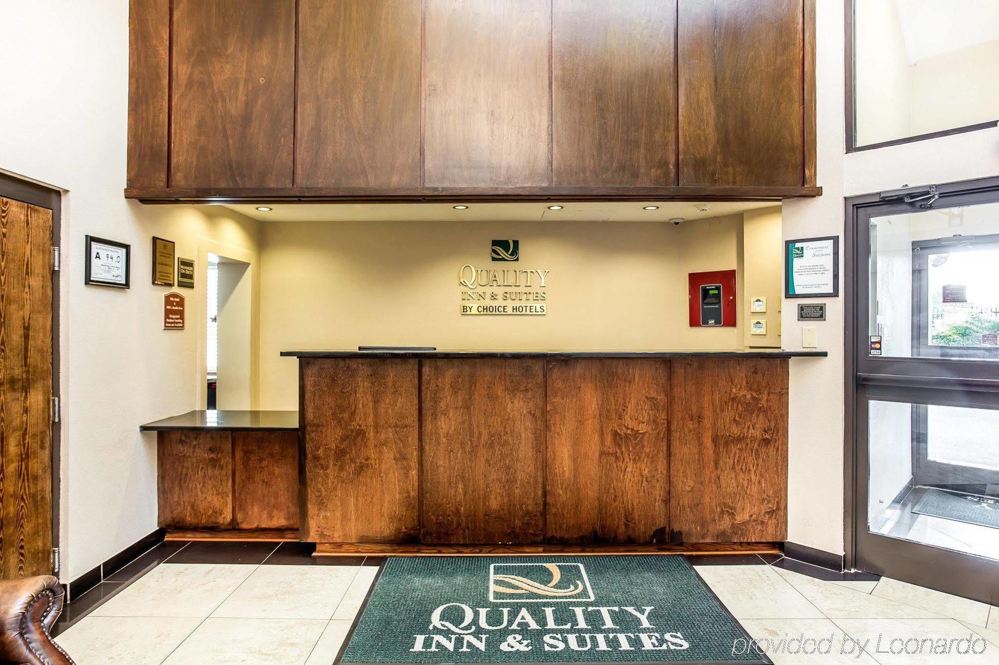 Quality Inn & Suites Coliseum Greensboro Exterior photo